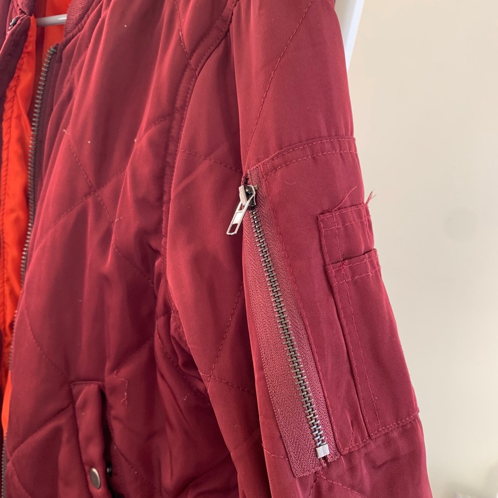 Cropped red bomber jacket - Picture 3 of 5